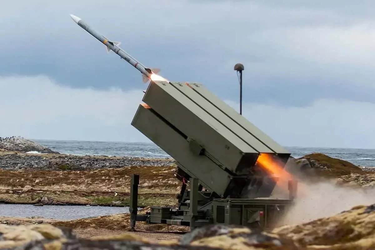 Patriot мають діяти у комплексі з NASAMS та Iris-t  та іншими засобами ППО Patriot мають діяти у комплексі з NASAMS та Iris-t  та іншими засобами ППО