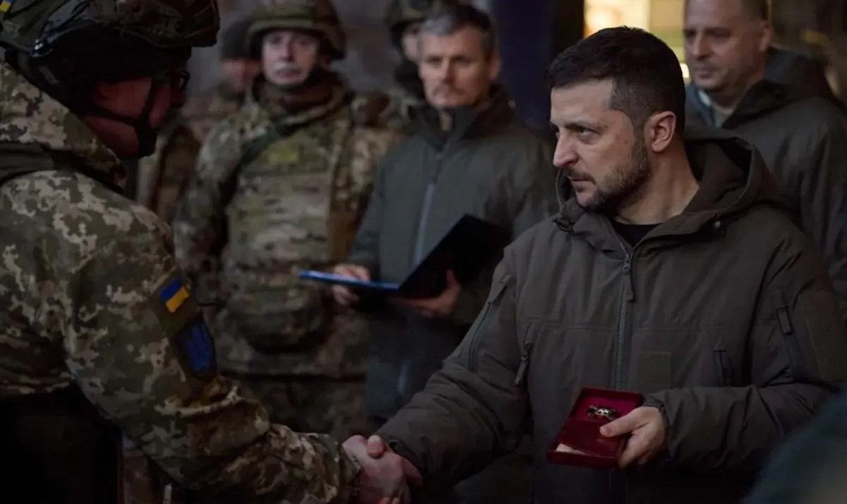 На тлі візиту Зеленського до Бахмуту та Вашингтону відвідини путіним Лукашенка виглядають жалюгідно На тлі візиту Зеленського до Бахмуту та Вашингтону відвідини путіним Лукашенка виглядають жалюгідно