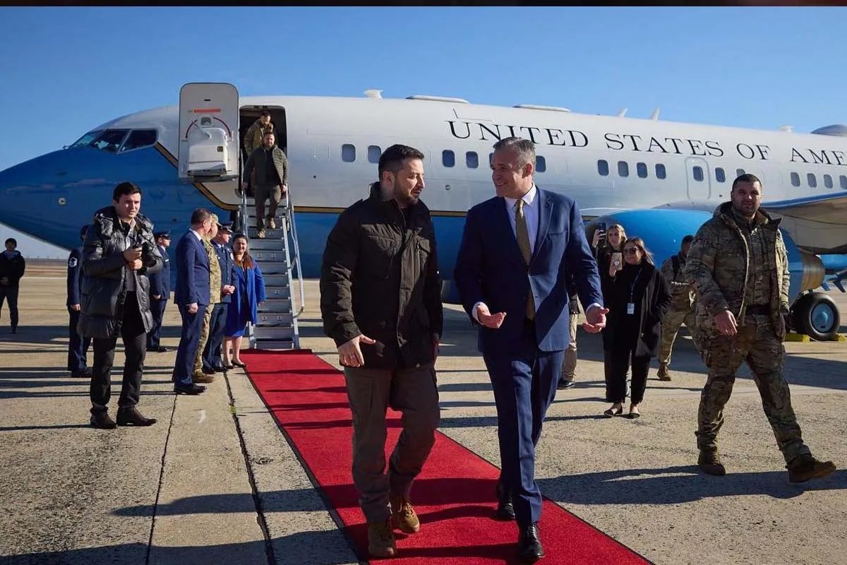 Український президент прилетів на військову базу Ендрюс поблизу Вашингтона Український президент прилетів на військову базу Ендрюс поблизу Вашингтона