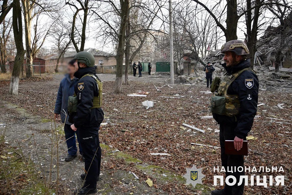Нацполиция показала последствия ракетной атаки рф по Краматорску — били по школе и жилым домам 5