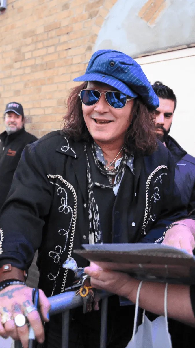 Не впізнаю вас у гримі