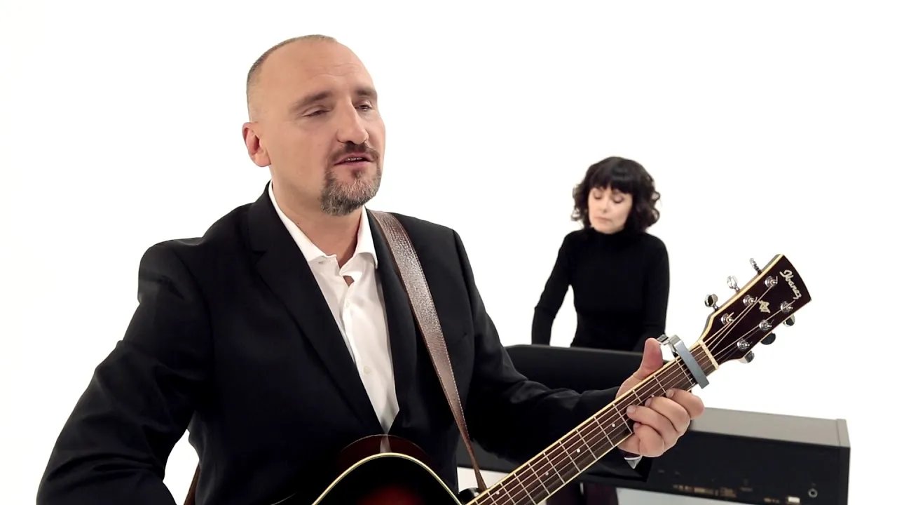 Гурт Мандри 1997 – Відбувся перший концерт гурту Мандри