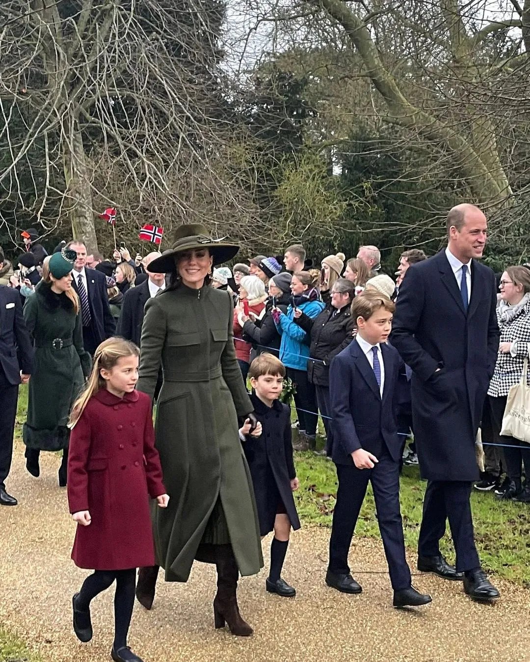 Королівська родина в передчутті солодкого свята