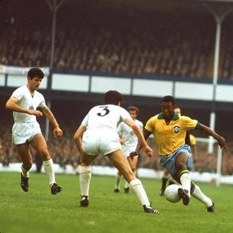 Пеле потрапив у символічну збірну чемпіонатів світу усіх часів.