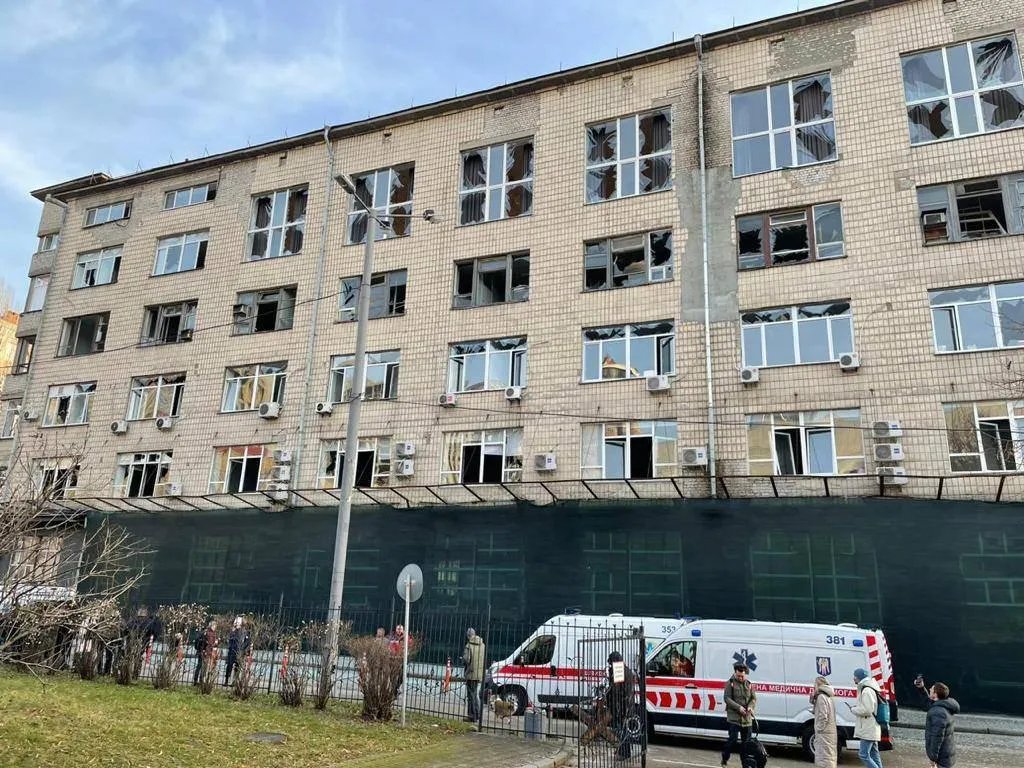 Уламки ракети впали на стадіон «Темп», Святошинський район