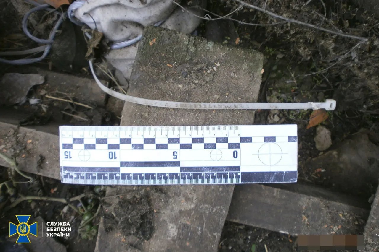 Людей зв'язували та "вибивали" свідчення