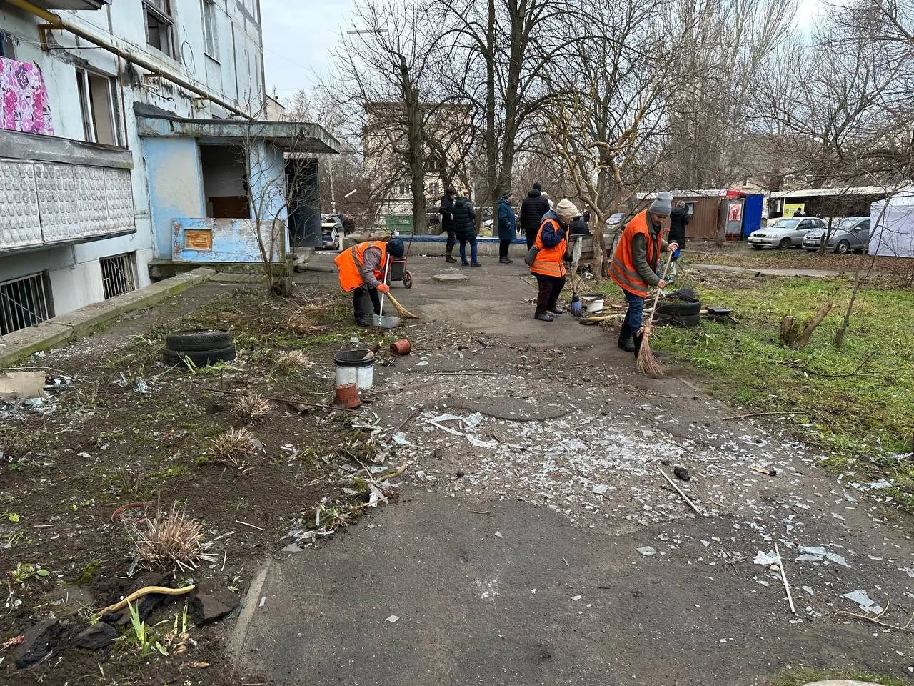 На місцях працюють комунальники 