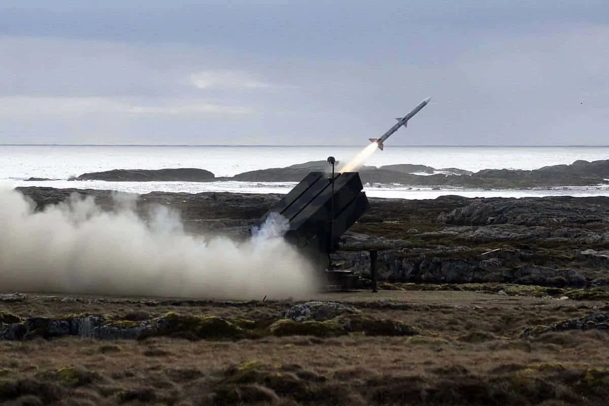 Постріл з NASAMS коштує приблизно 500 тис. доларів, тоді як "Шахед-136" заледве вартий 20 тисяч доларів Постріл з NASAMS коштує приблизно 500 тис. доларів, тоді як "Шахед-136" заледве вартий 20 тисяч доларів