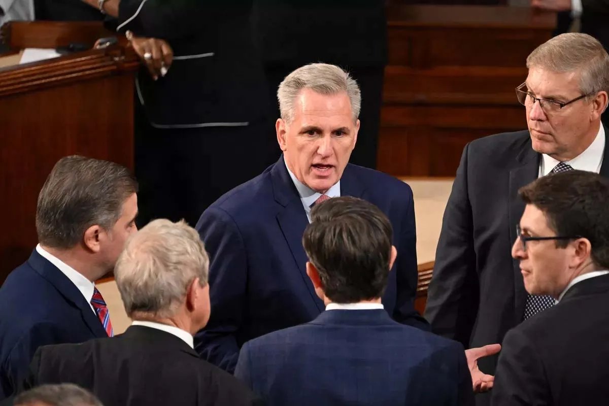 Маккарті пішов на серйозні поступки, але ультраправі вимагають більшого Маккарті пішов на серйозні поступки, але ультраправі вимагають більшого