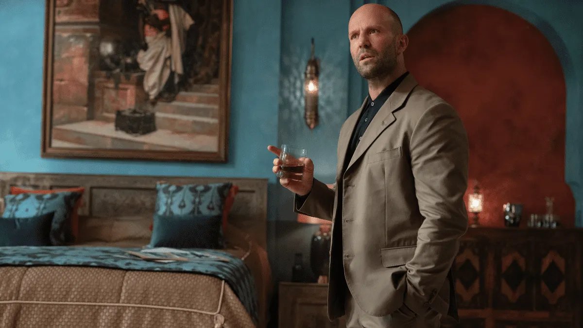 Стейтему уже 55, но харизму не потерял