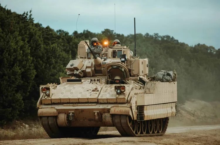 В ближайшее время США передадут Украине БМП M2 Bradley.