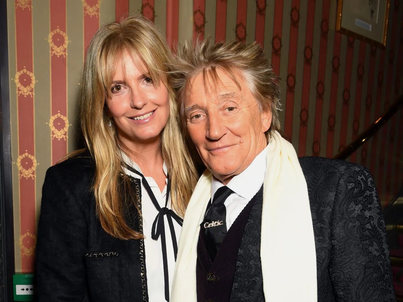 У свої 77 років чоловік має 8 дітей та був тричі одружений.