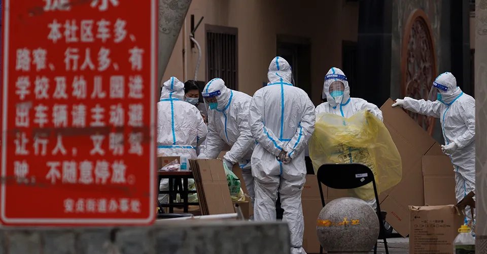 Ковідний армагеддон в Піднебесній: карантинні локдауни у Китаї змінилися безпрецедентно високим рівнем сметрності 1