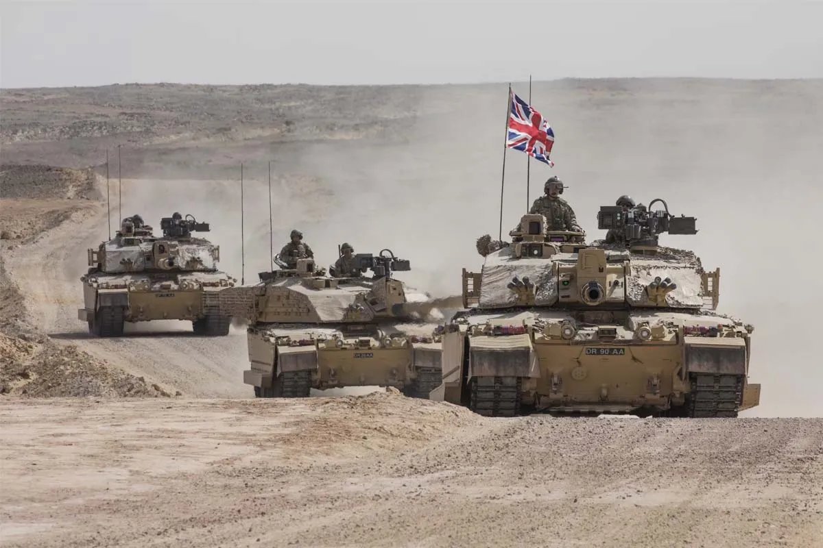 Challenger 2 утворюють мережу для взаємодії між собою та з американськими  Abrams та Bredley Challenger 2 утворюють мережу для взаємодії між собою та з американськими  Abrams та Bredley