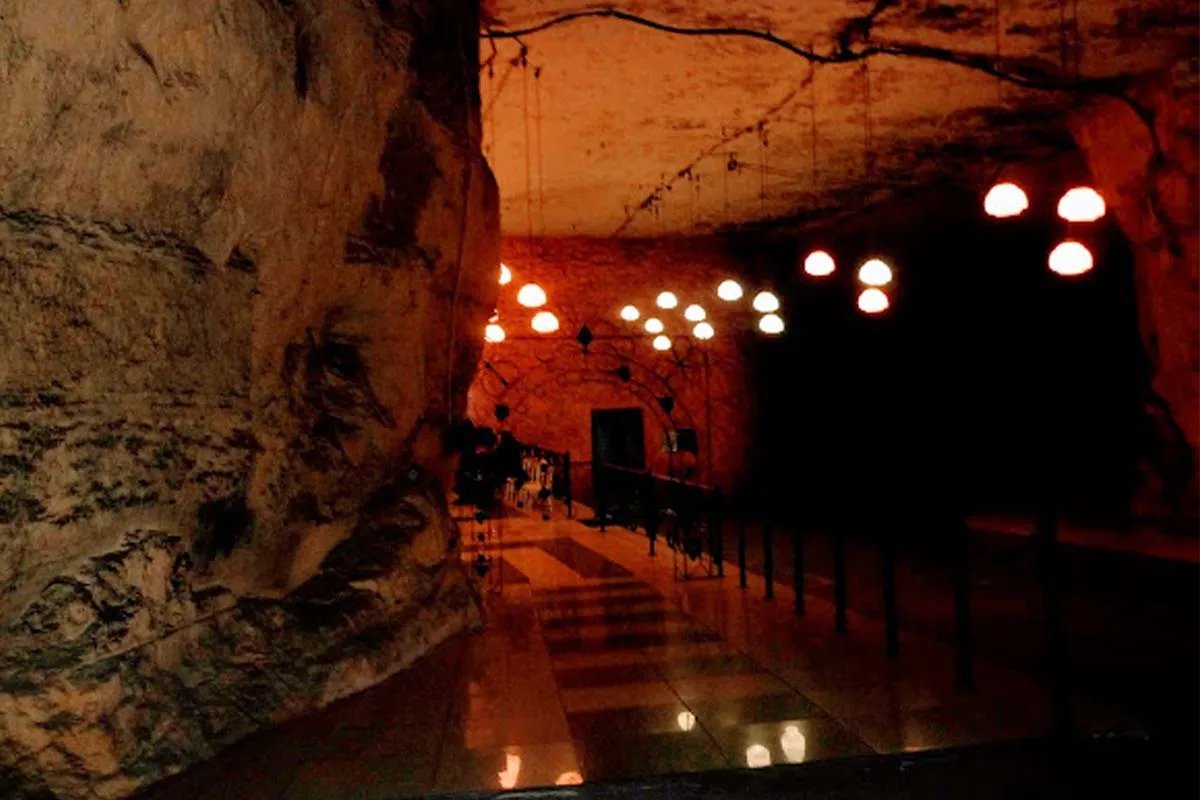 Гіпсові шахти унікальні для витримки шампанського Гіпсові шахти унікальні для витримки шампанського