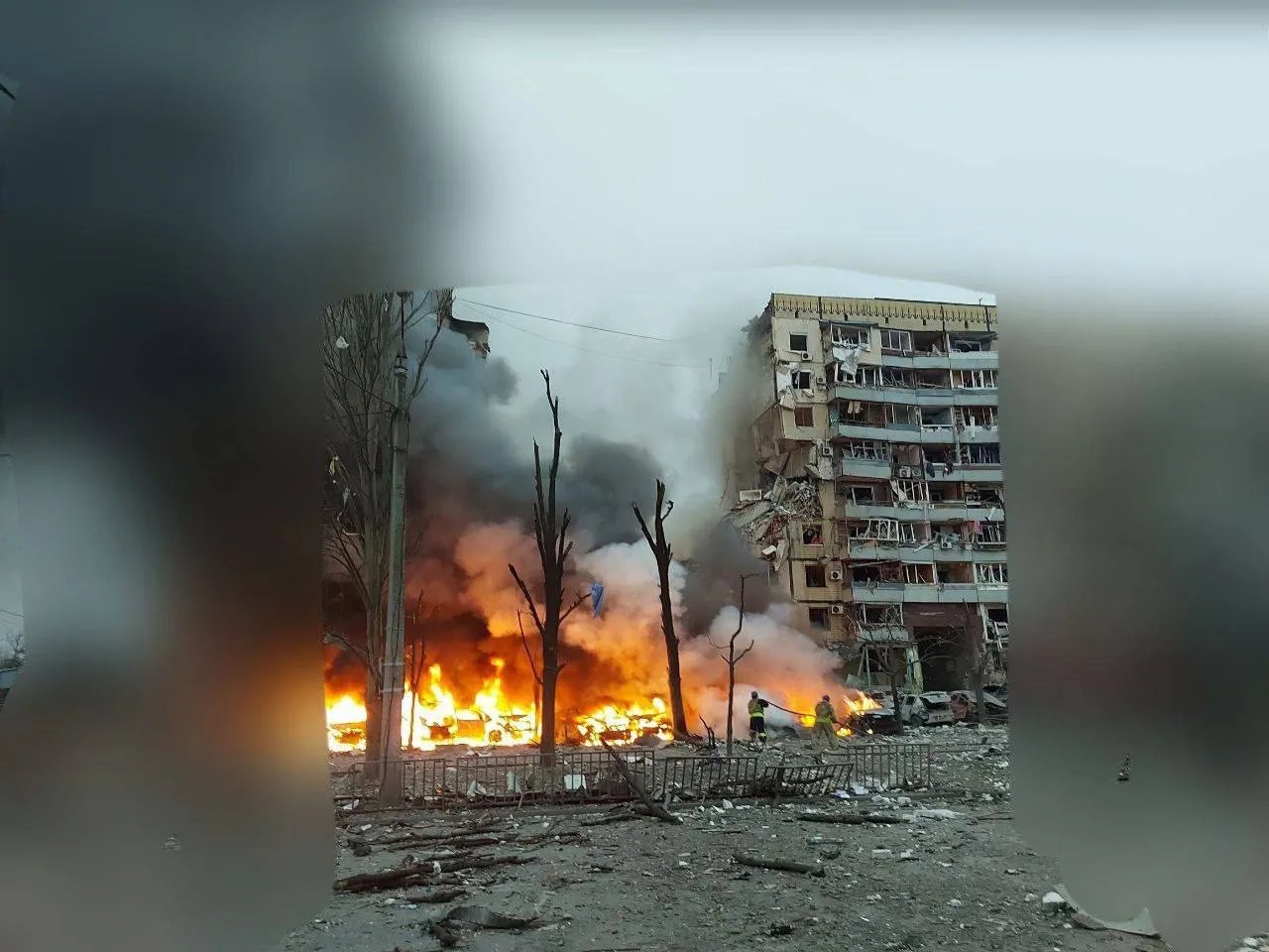 Наслідки удару по будинку в Дніпрі