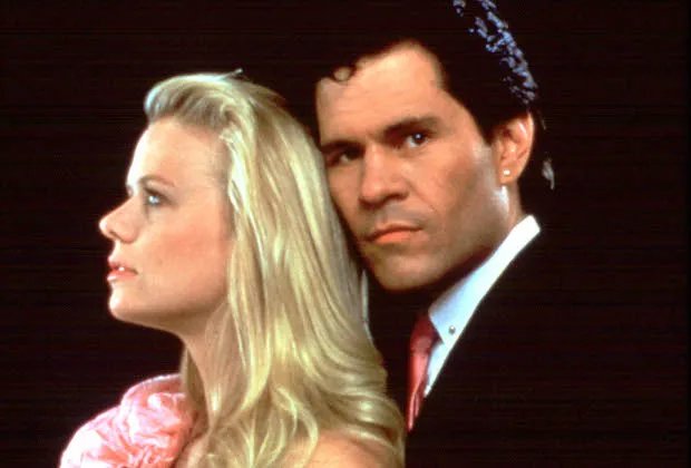 Главные герои популярного сериала.