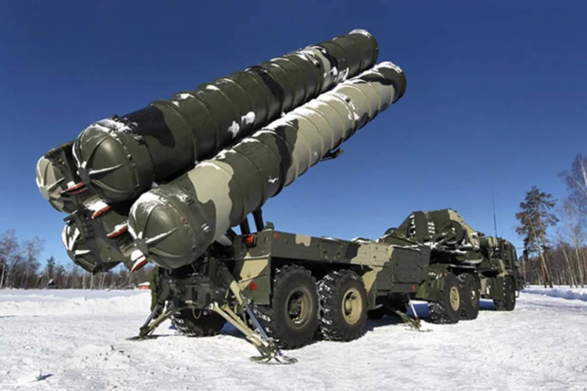 Білоруська ППО, навіть підсилена новітніми С-400, виявилася безсилою проти неідентифікованого безпілотника Білоруська ППО, навіть підсилена новітніми С-400, виявилася безсилою проти неідентифікованого безпілотника