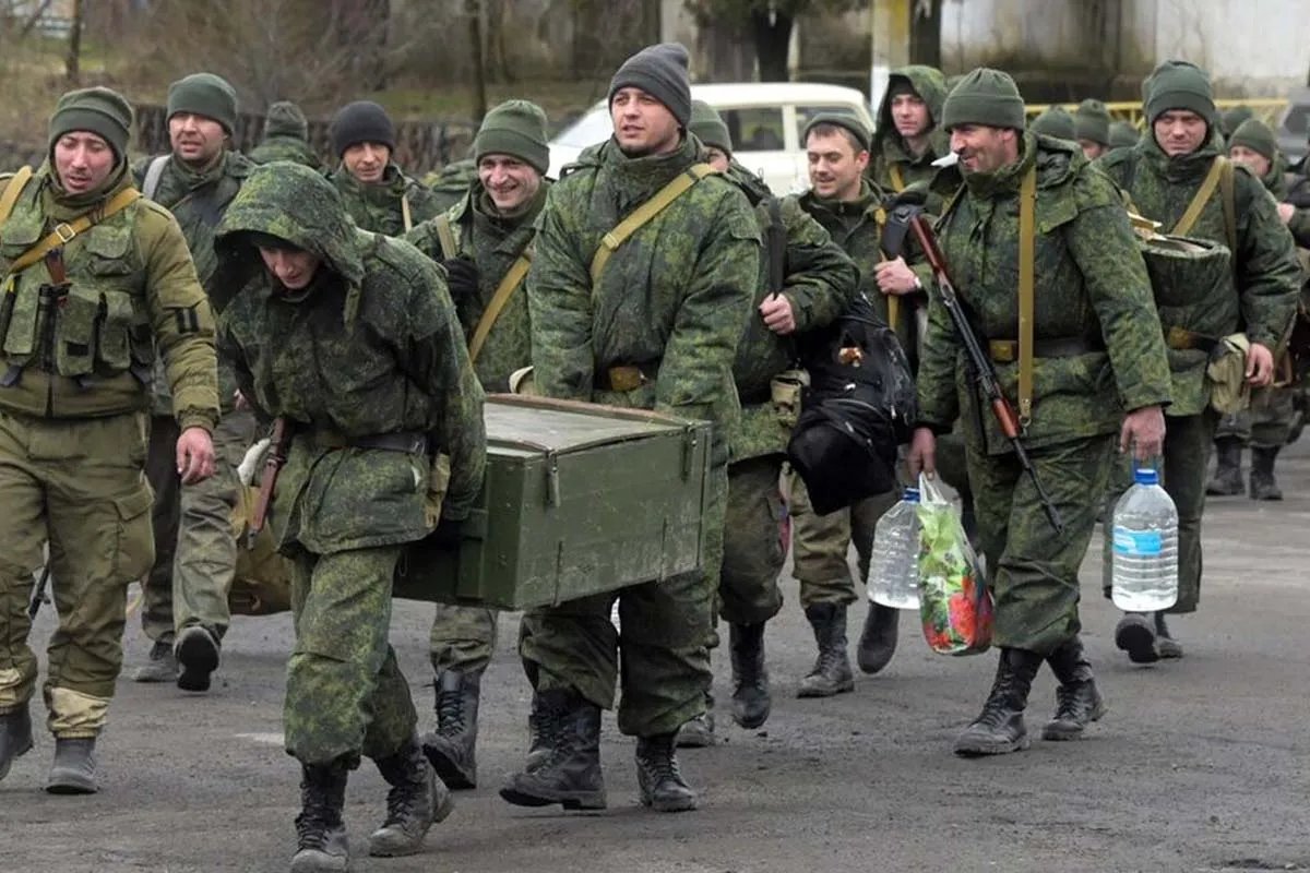 Росія стверджує що може воювати вічно, але є сумніви щодо її можливості забезпечити армію Росія стверджує що може воювати вічно, але є сумніви щодо її можливості забезпечити армію