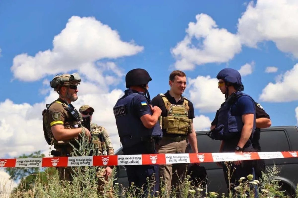 Під час робочого візиту на Донеччину Єнін потрапив під обстріл Під час робочого візиту на Донеччину Єнін потрапив під обстріл