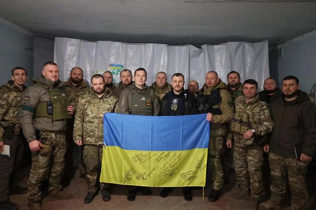 Клименко відвідує поліцейських у фронтовому Бахмуті Клименко відвідує поліцейських у фронтовому Бахмуті