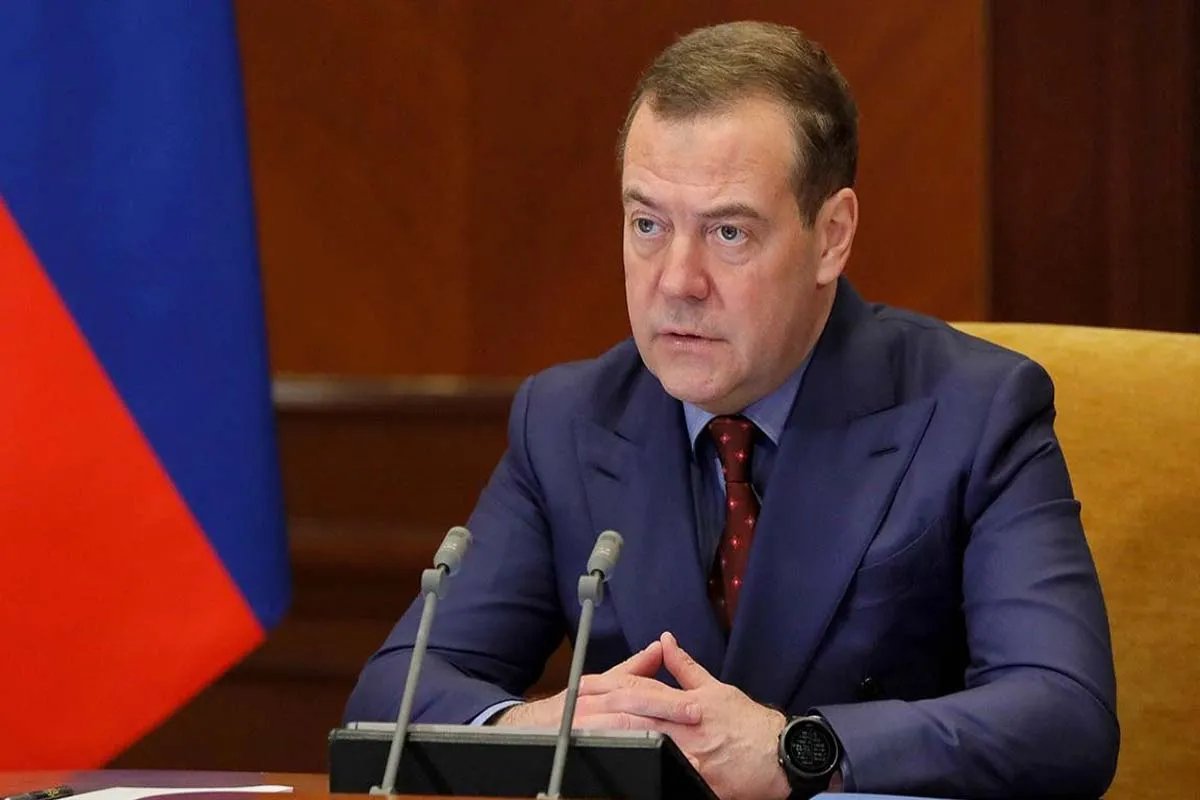 Медведєв знову заговорив про ядерну зброю Медведєв знову заговорив про ядерну зброю