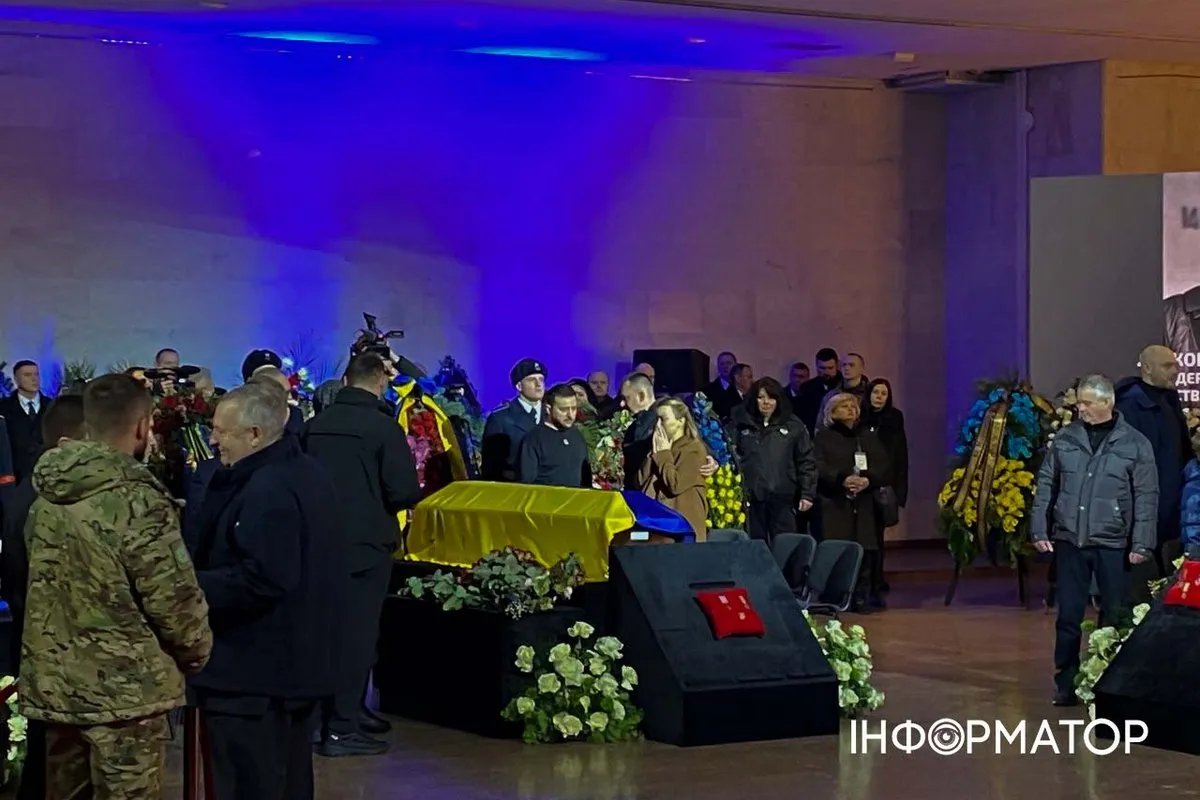 Владимир Зеленский прощается с погибшими