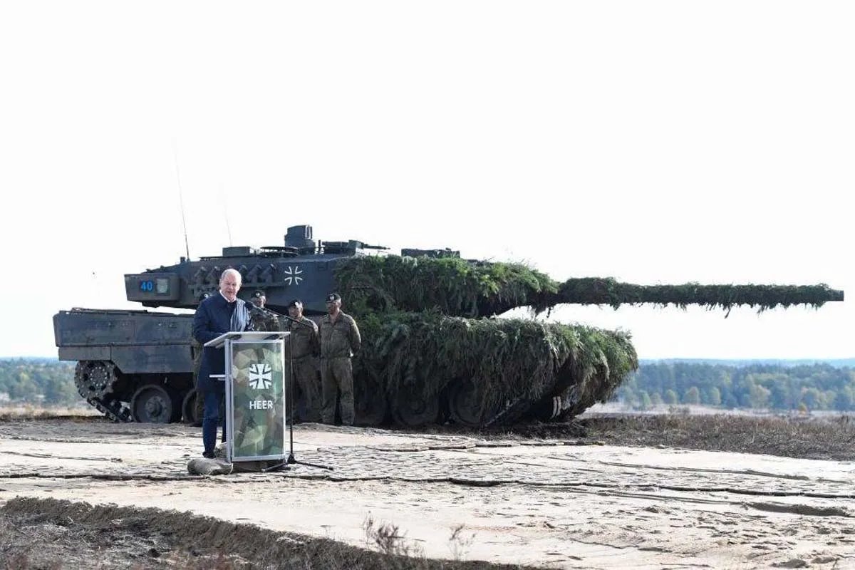 Німеччина надала Україні чимало зброї, але танки чомусь залишаються "табу" Німеччина надала Україні чимало зброї, але танки чомусь залишаються "табу"