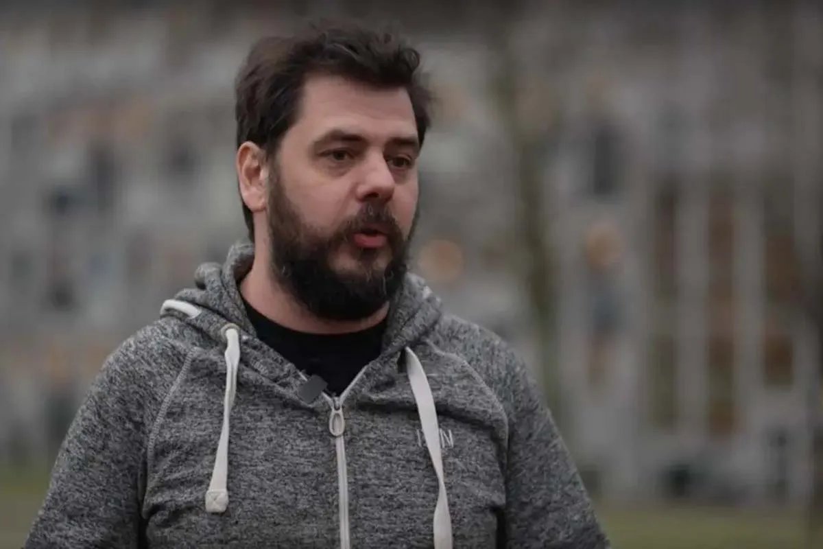 Чанг Фрик живет в ЕС, но очень любит путина и россию Чанг Фрік живе у ЄС, але дуже любить путіна і росію
