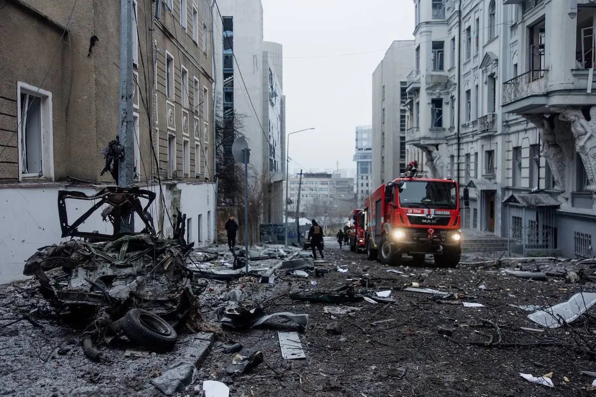 Одна из ракет попала в жилой дом в Харькове. Есть пострадавшие