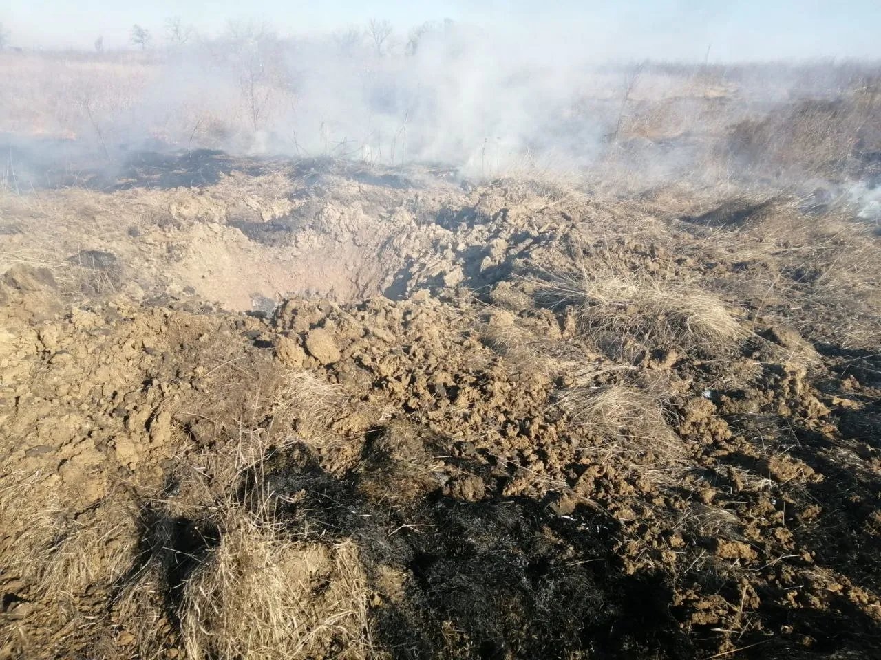 Російський снаряд потрапив у поле поруч з селом Матвіївської громади