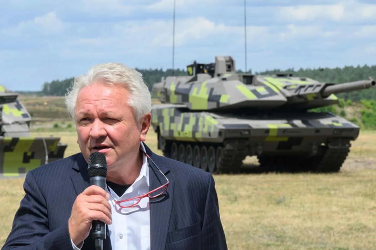 Виконавчий директор компанії Армін Паппергер.каже, що його фірма хоче постачати свої танки в Україну Виконавчий директор компанії Армін Паппергер.каже, що його фірма хоче постачати свої танки в Україну