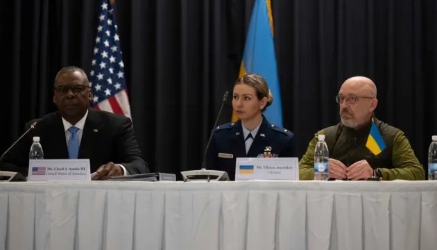О чем говорили министры обороны Украины и США накануне "Рамштайна" 1