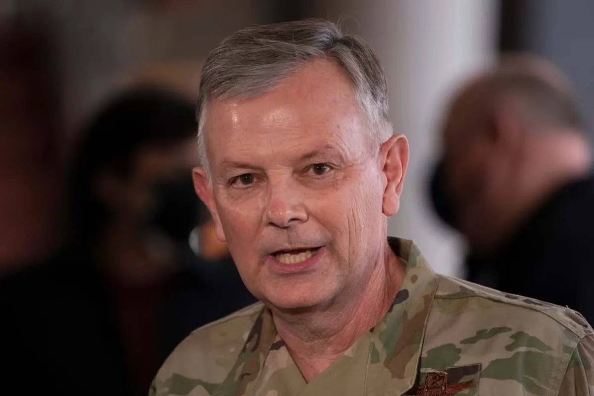 Генерал Глен ВанХерк каже, що не виключає позаземне походження об'єкту Генерал Глен ВанХерк каже, що не виключає позаземне походження об'єкту