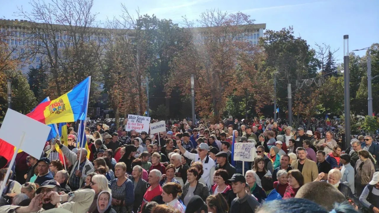 Протести проти Санду в Молдові Протести проти Санду в Молдові