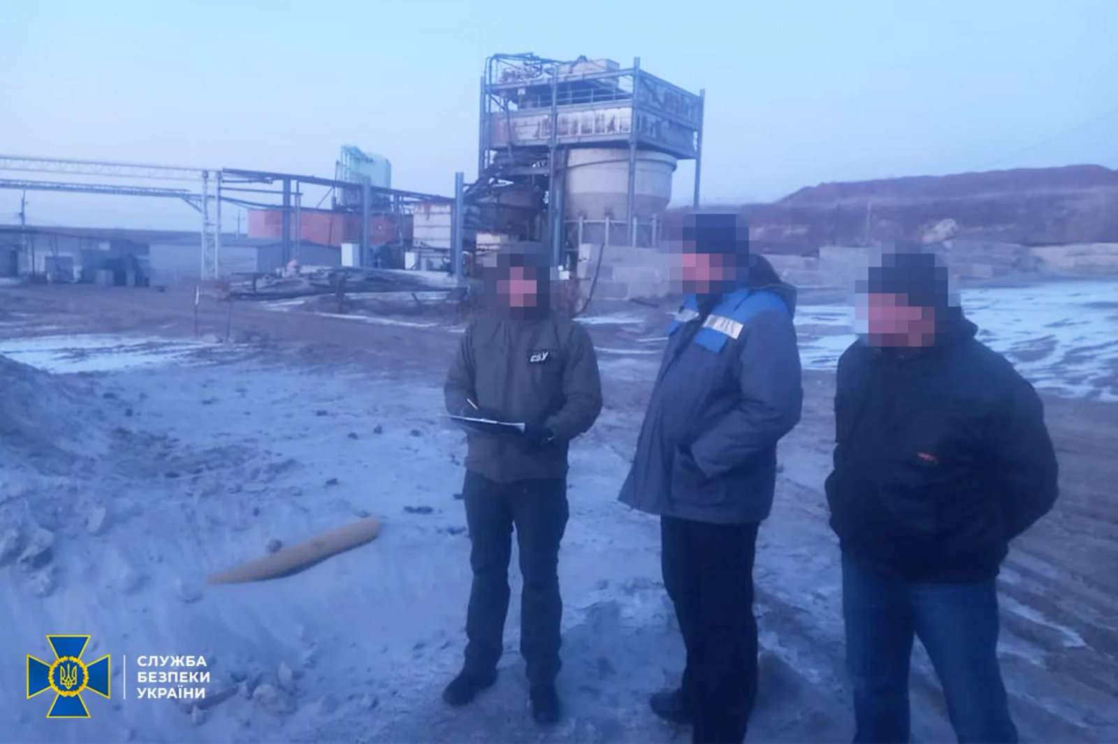 Тривають комплексні дії для встановлення кола людей, причетних до схеми, та їх притягнення до відповідальності, фото: СБУ