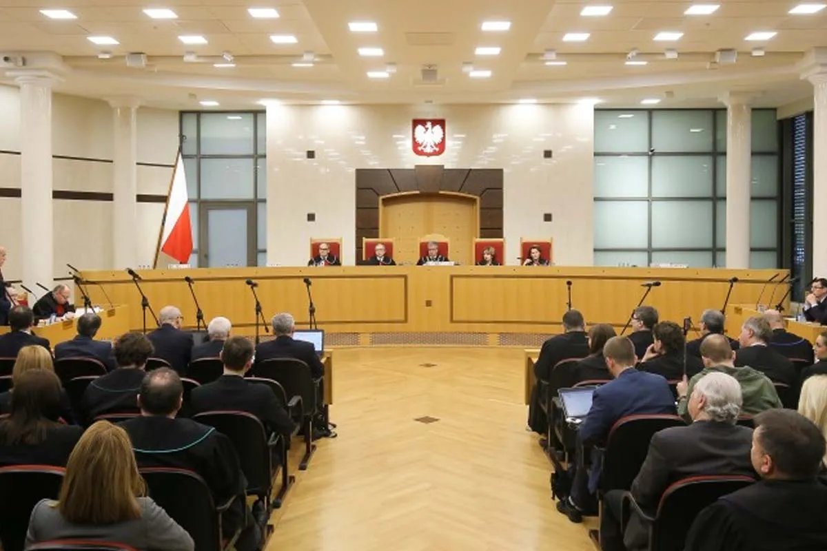 Єврокомісія вважає, що Конституційний трибунал Польщі порушує законодавство ЄС