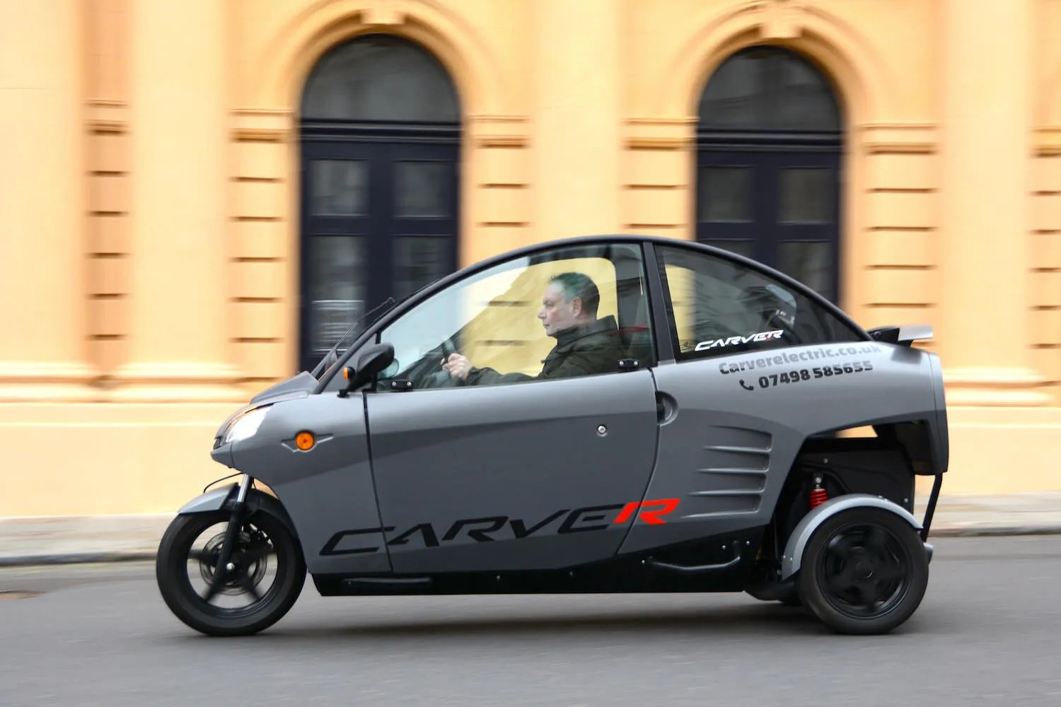 Проїжджає 100 км на одному заряді - Bolt тестує новий триколісний Carver 1