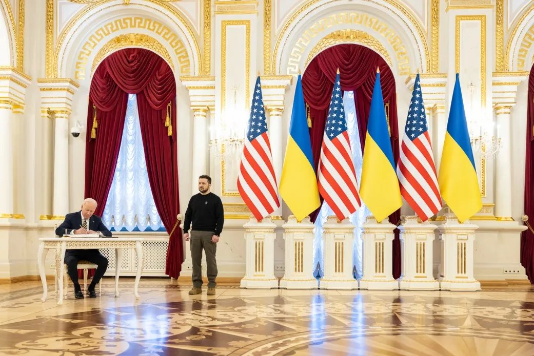 Зеленский после разговора с Байденом заявил о планах победы Украины уже в этом году 1