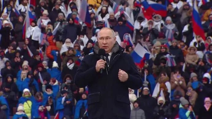 На шабаші у Лужниках Газманов намагався замаскувати свій пуховик від Prada за 4,5 тис доларів 2