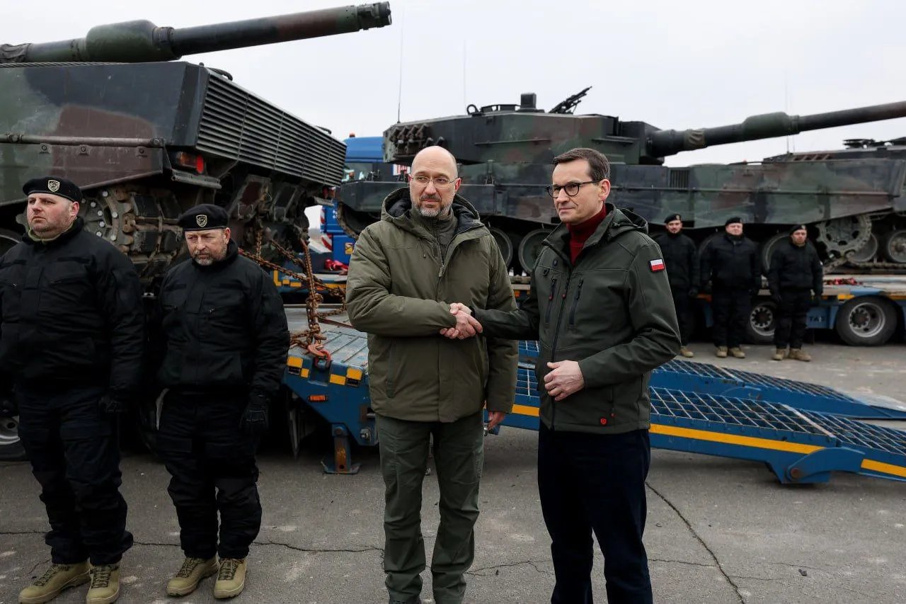 Шмигаль покатався на Leopard 2 у перший день танка в Україні 1