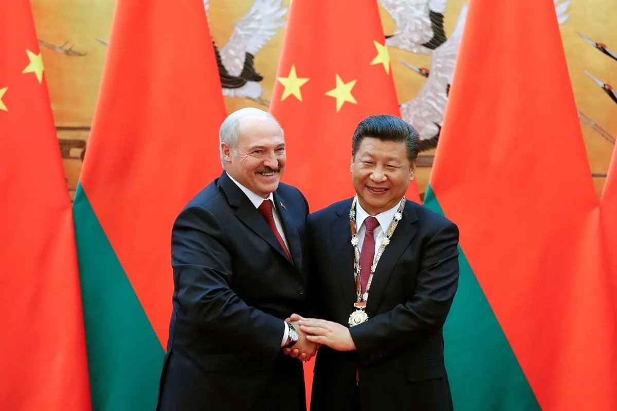 Лукашенко і Цзіньпінь Лукашенко і Цзіньпінь