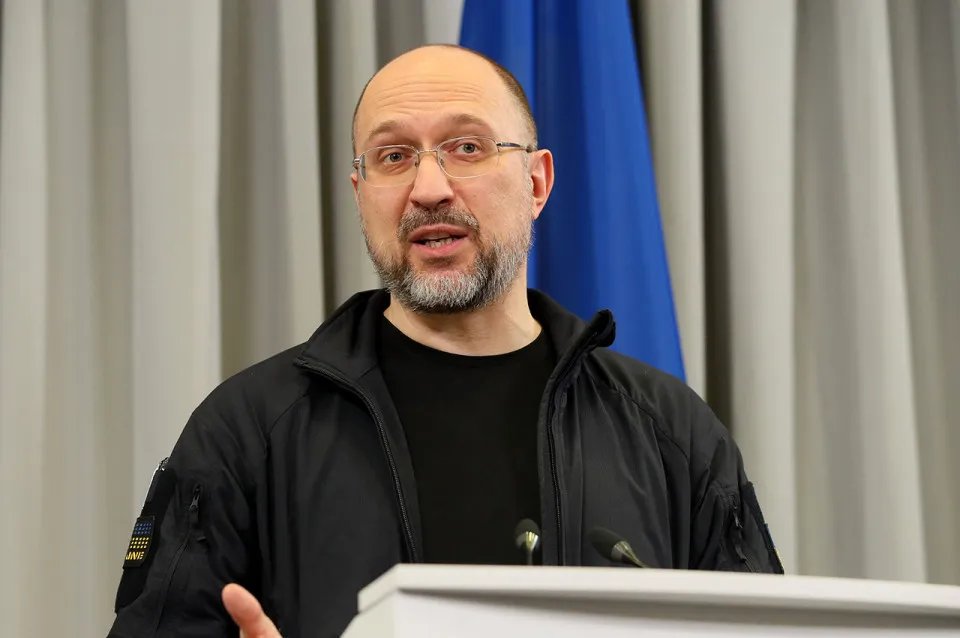 "Вернув Крым, мы восстановим мир". Что Зеленский и другие украинцы говорят о Дне сопротивления на полуострове 2