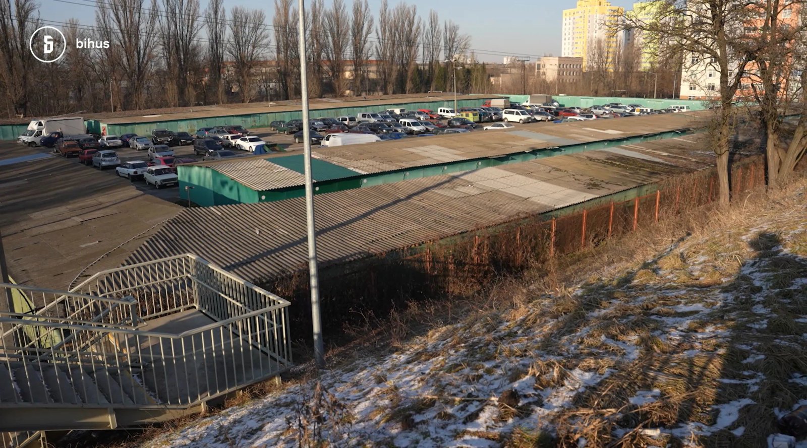 Куць раньше работала в нескольких львовских фирмах, связанных с семьёй Козака