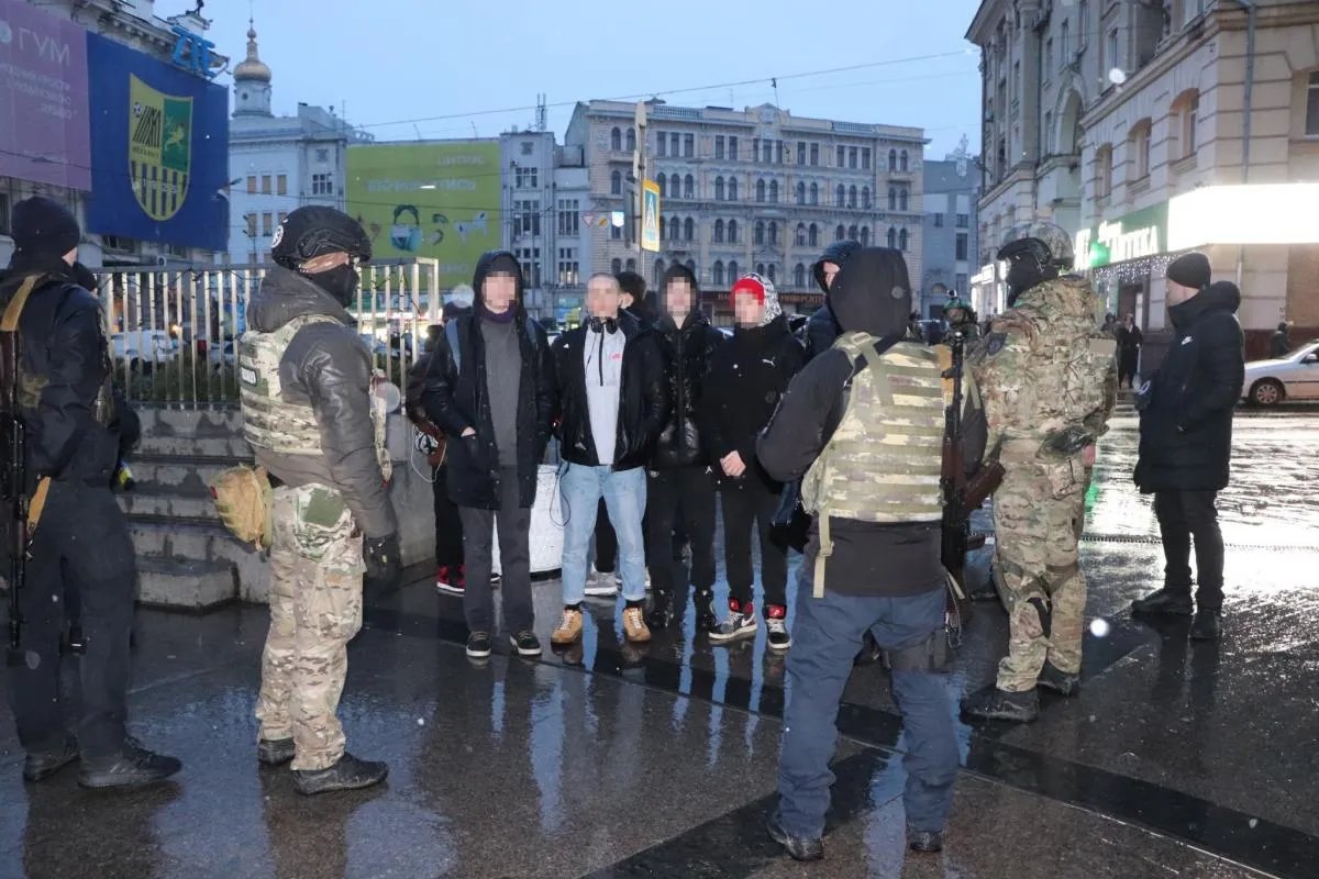Підлітки, затримані у Харкові Підлітки, затримані у Харкові