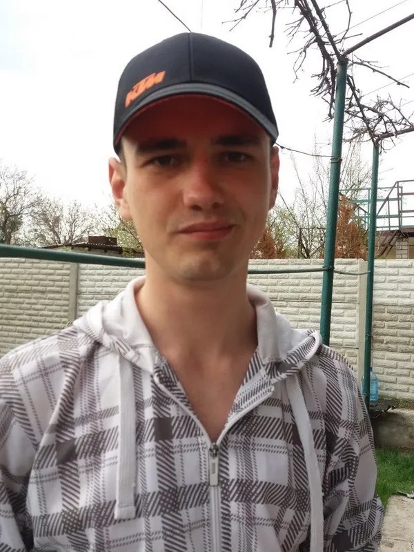 Це домашнє фото хлопця. Тут він тільки-но повернувся з АТО Це домашнє фото хлопця. Тут він тільки-но повернувся з АТО