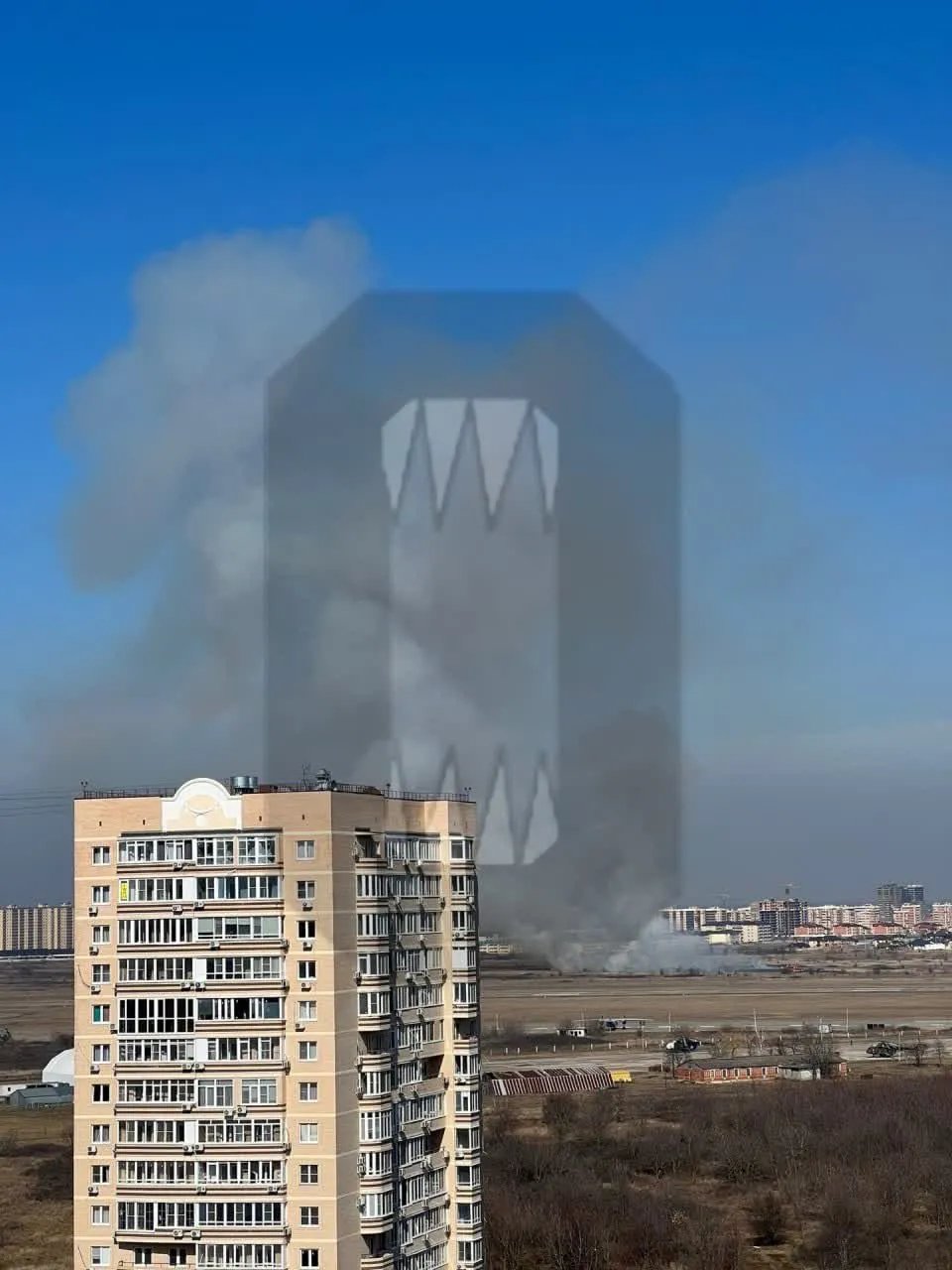 Місцеві рятувальники запевняють, що горить поле