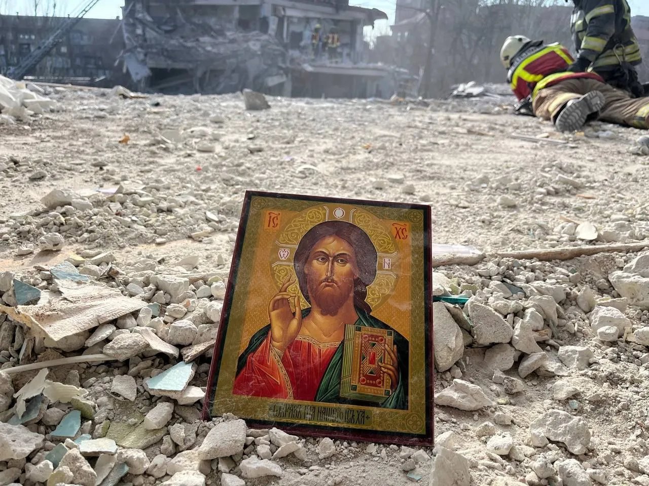 Кількість жертв зросла: у Запоріжжі рятувальники витягли з-під завалів тіло жінки 2