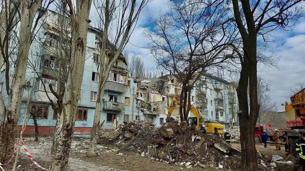 Зруйновані з першого по п'ятий поверхи