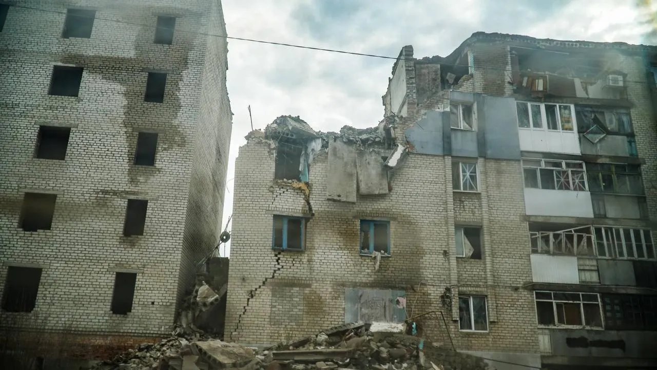 Лицо «русского мира» без прикрас: фото Бахмута от аэроразведки «Фалькон» 3